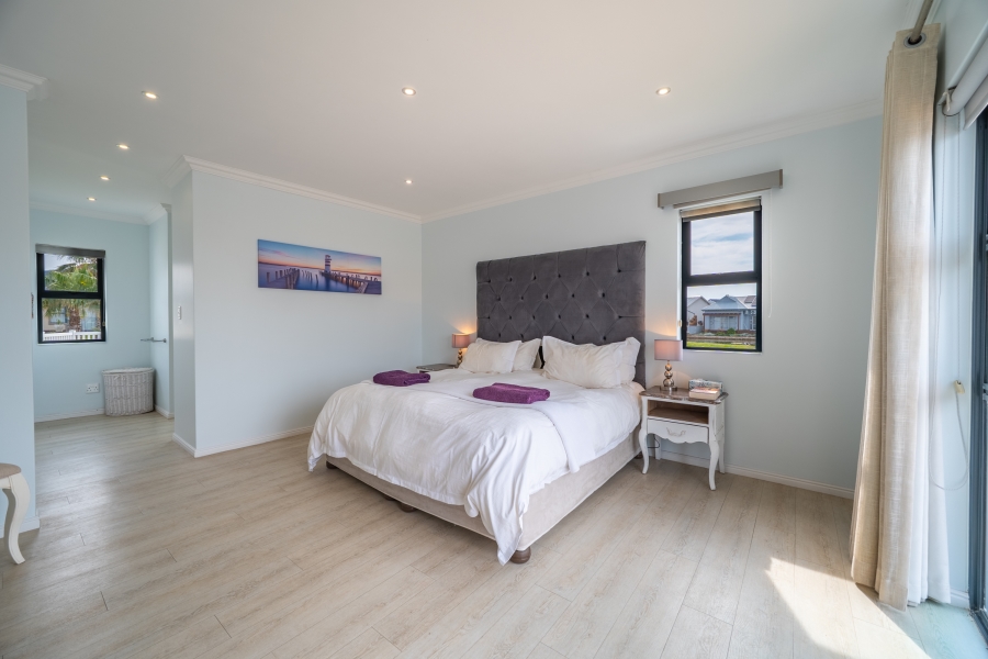 5 Bedroom Property for Sale in Marina Martinique Eastern Cape